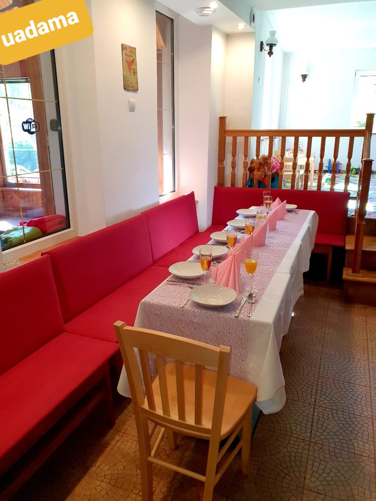 Jednoúrovňová galéria 142