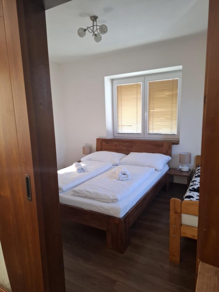 Jednoúrovňová galéria 96