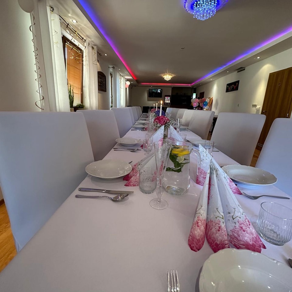 Jednoúrovňová galéria 82