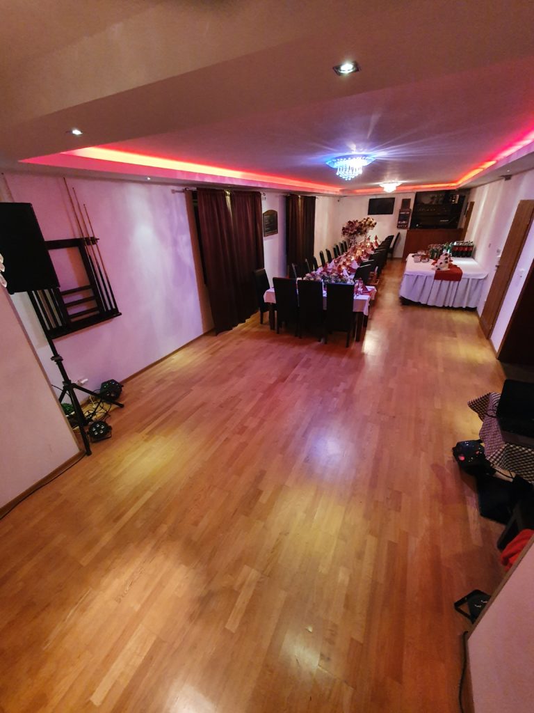 Jednoúrovňová galéria 138